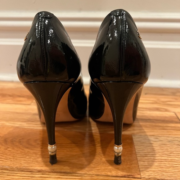 CHANEL PATENT LEATHER PEARL EMBELLISHED HEEL - Picture 11 of 12